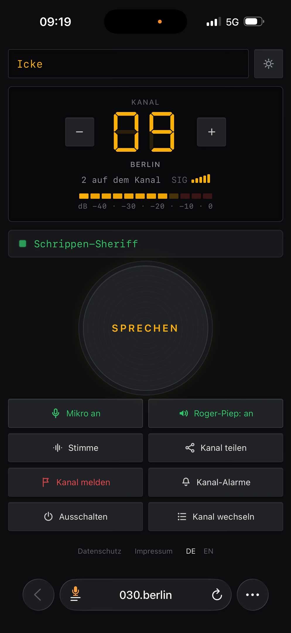 030.berlin im Browser: Kanal 09 Berlin, die Sprechen-Taste und das S-Meter.